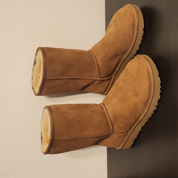 UGG boots - Picture 2 of 6